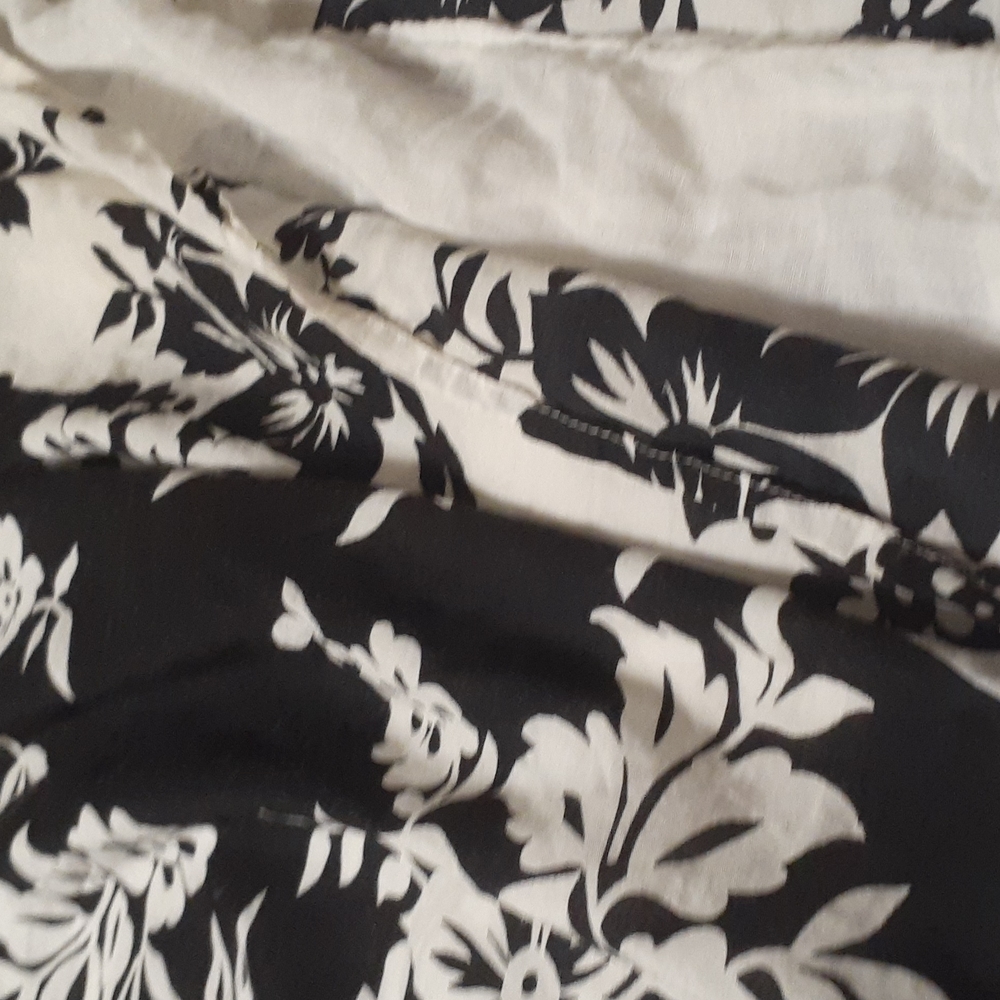 Dress - Picture 9 of 9